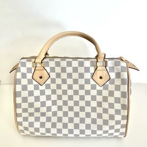 *Stylish Cute Brand New Hand Bag / Purse*